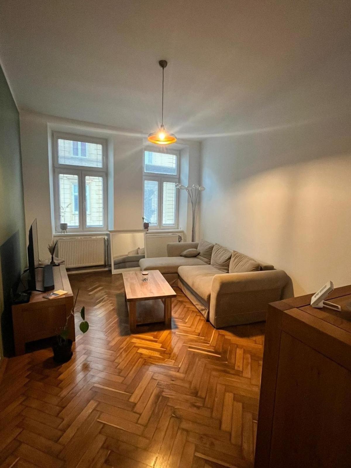 Appartamento Spacious City Flat With Courtyard Košice Esterno foto